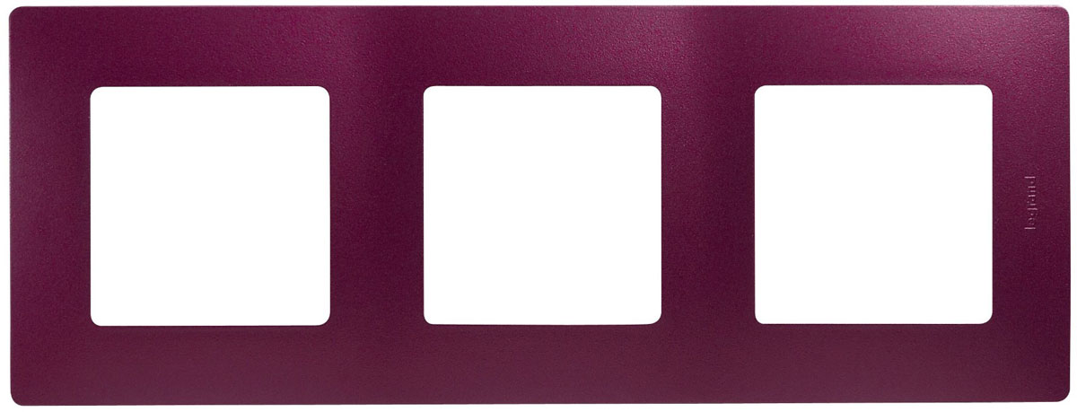 Рамка трехпостовая legrand Etika сливовый Рамка трехпостовая legrand Etika сливовый