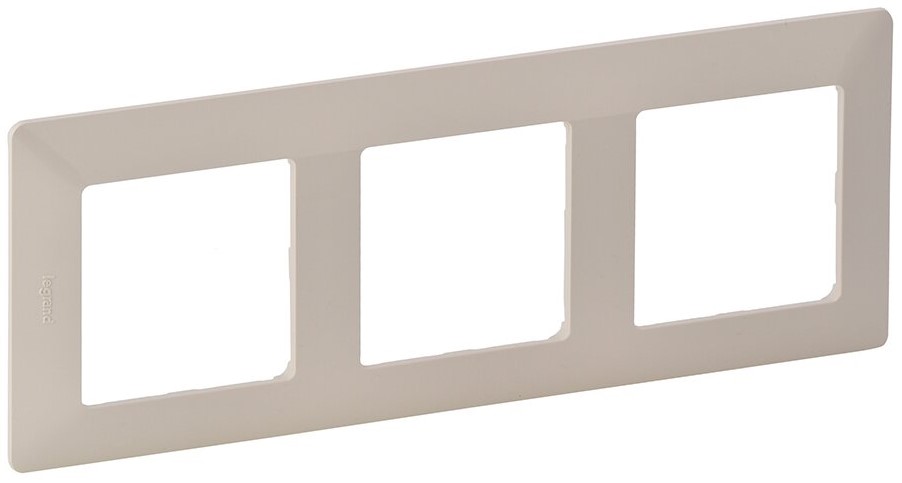 Рамка трехпостовая Legrand Valena Life слоновая кость Рамка трехпостовая Legrand Valena Life слоновая кость